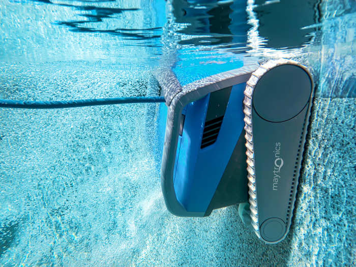 Robotic Swimming Pool Cleaners & Vacuums